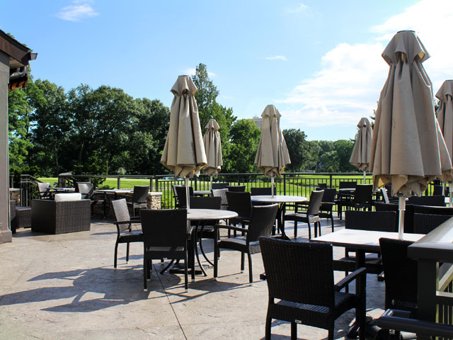 Village Club of Lake Success Patio Dining